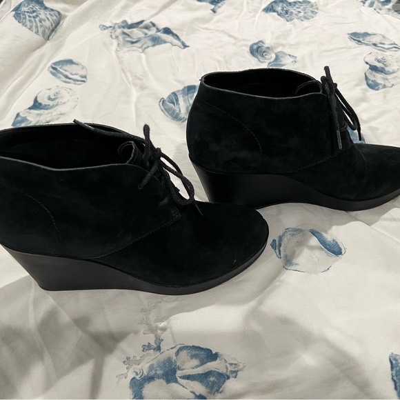 Cole Hann Black Suede Halley Lace Up Wedge Ankle Boots, Sz 8.5, NWOT - Picture 2 of 4